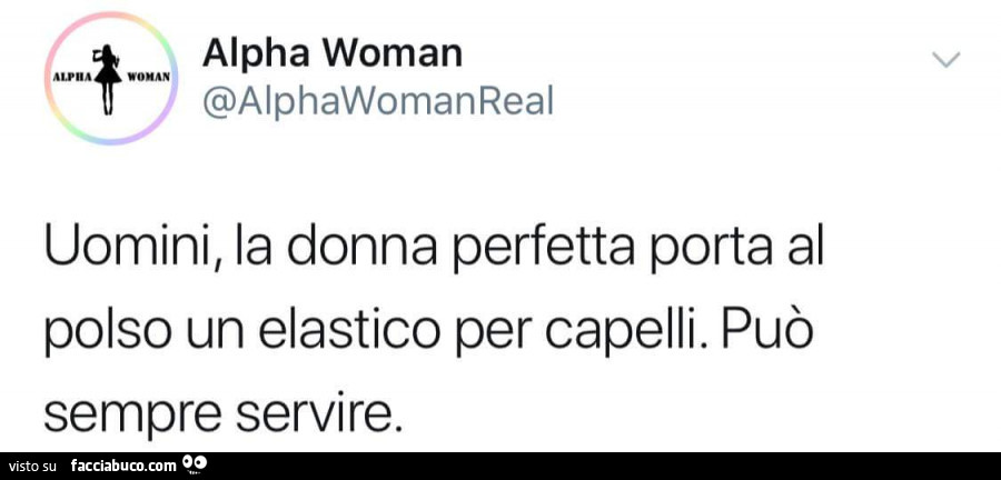 Uomini la donna perfetta porta al polso un elastico per capelli. Può sempre  servire 