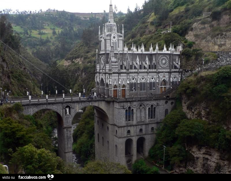 Santuario della Madonna di Las Lajas in Colombia